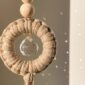 Attrape soleil pompon biscuit en macramé