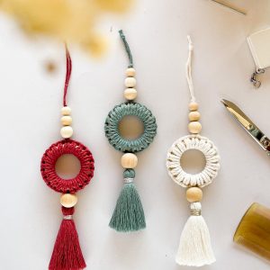 Suspension pompon rose sauvage, laurier, naturel Kit macramé suspension pompon