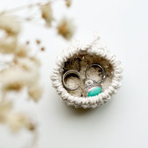 Corbeille de rangement en macramé décoration bohème