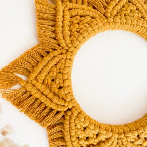 Petite couronne soleil jaune moutarde Petite couronne soleil jaune moutarde décoration murale bohème