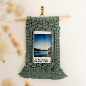 Suspension Polaroïd en macramé et bois flotté