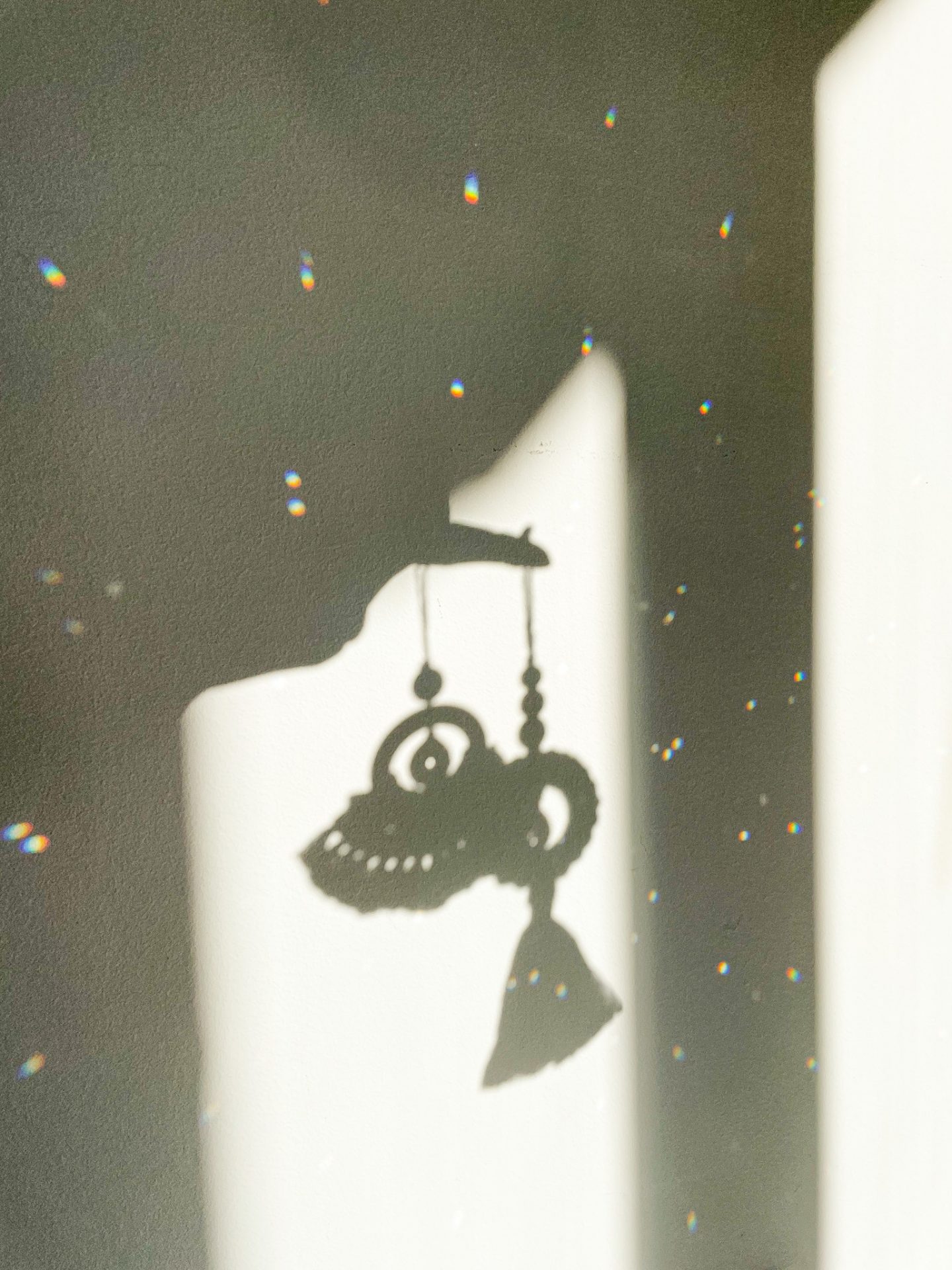 Suspension suncatcher demi-lune en macramé - L'atelier de Valentine