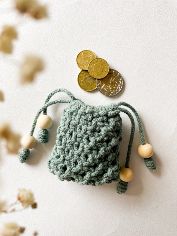 Porte monnaie etuit à écouteur en macramé Porte monnaie etuit à écouteur en macramé