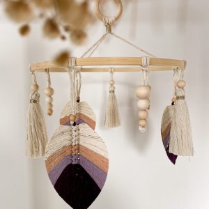 mobile bébé violet macramé
