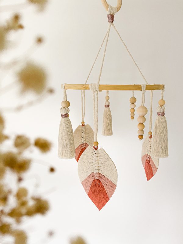 Mobile bebe_plume en macrame_01