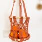 Panier suspendu en macramé