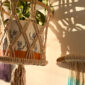 Panier suspendu en macramé