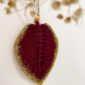 Plume en macramé avec gel pailleté