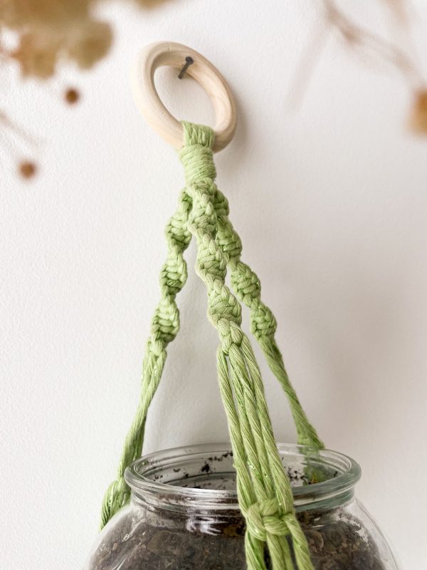 Petite suspension pour plante vert matcha macrame_01 Petite suspension pour plante vert matcha macrame_01