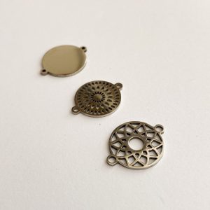 Connecteur de bracelet argenté