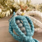 Boule de noel en macramé
