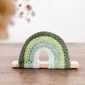 Arc en ciel camaieu de vert en macramé_01