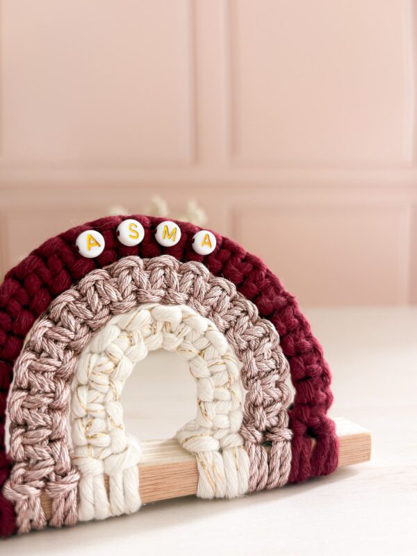 Arc en ciel en macramé personnalisé_03 Arc en ciel en macramé personnalisé_03