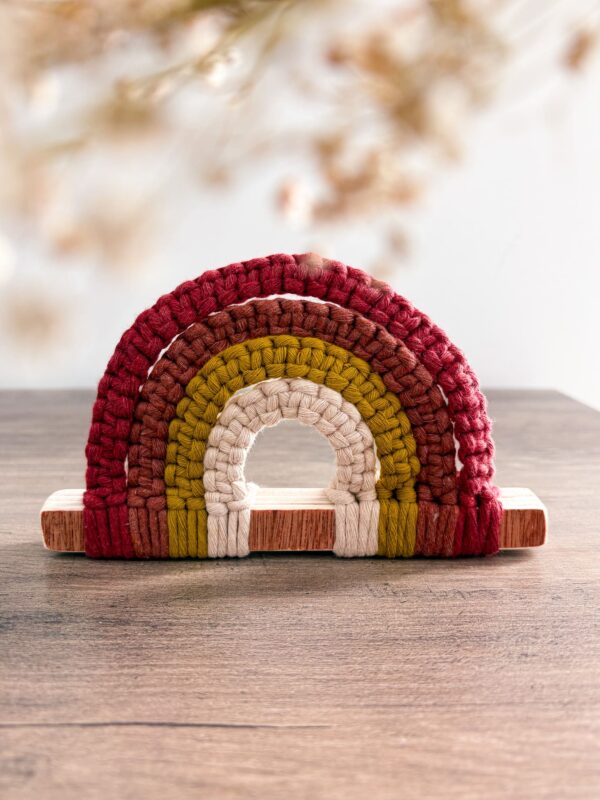 Arc en ciel en macramé taille M beige chaud, jaune epicé, couché de soleil et rose sauvage Arc en ciel décoration en macramé