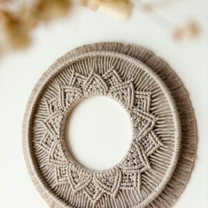 Décoration Murale Soleil Macramé – Le "Soleil Levant"