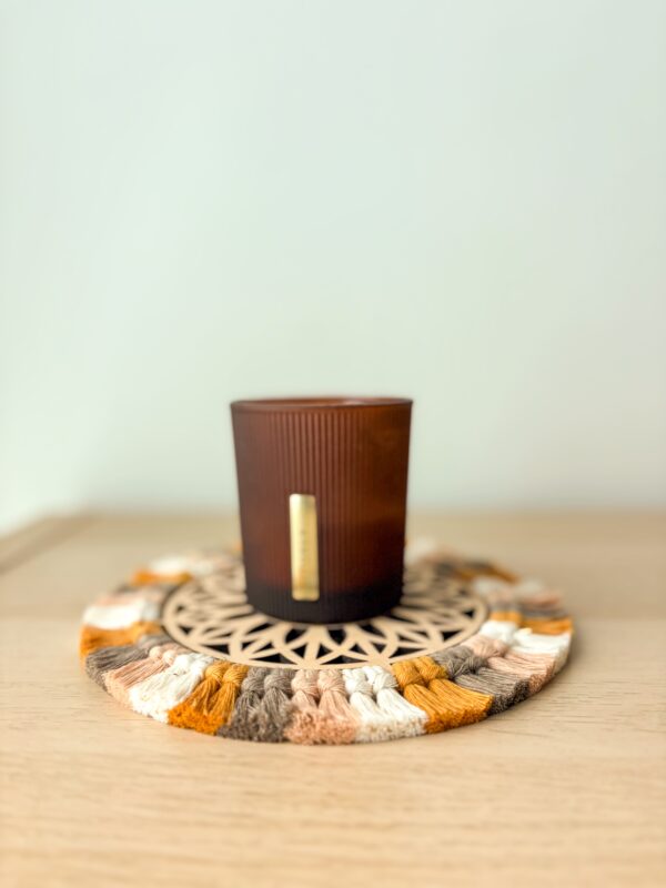mandala bois avec franges macramé05 Prototype -Sous-Verre Bois Macramé - Motif "Rosace"