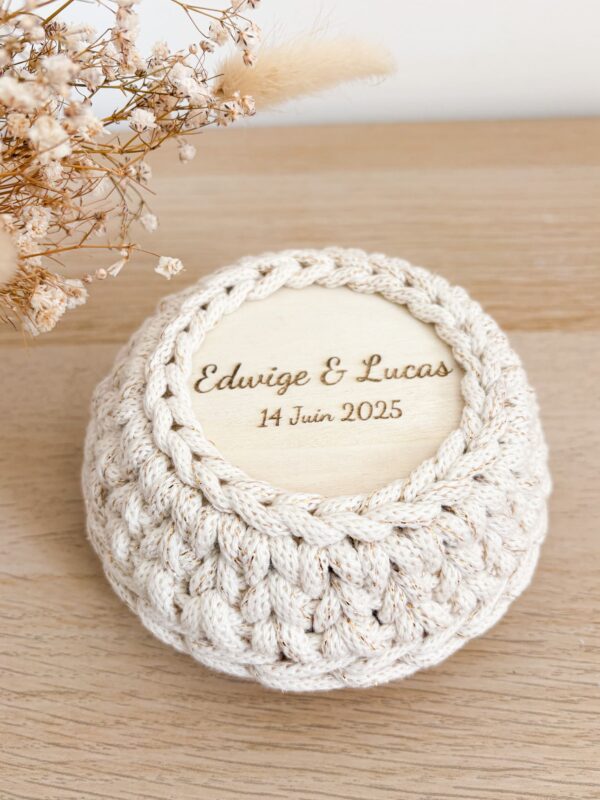 Boite mariage alliance porte alliance crochet sur mesure_07 Boîte ronde au crochet personnalisée