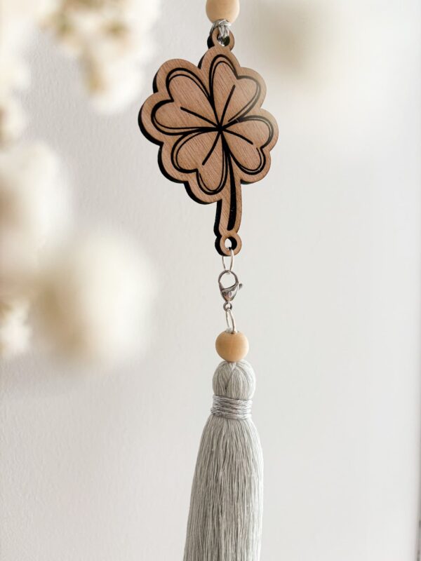 Déco retroviseur avec pompon interchangeable_03 Déco retroviseur avec pompon interchangeable_03