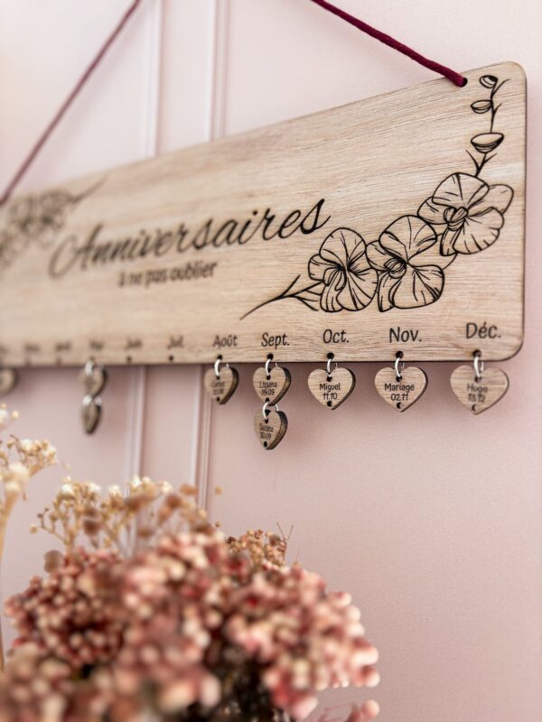 Calendrier modulable en bois_05 Calendrier d’anniversaires en bois personnalisé gravé au laser