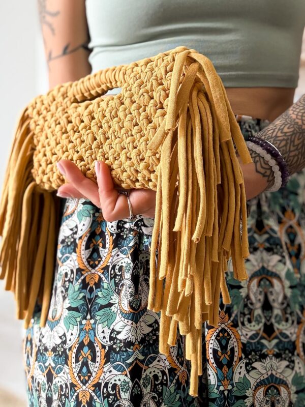 Pochette été en macramé jaune moutarde_03 Pochette été en macramé jaune moutarde_03