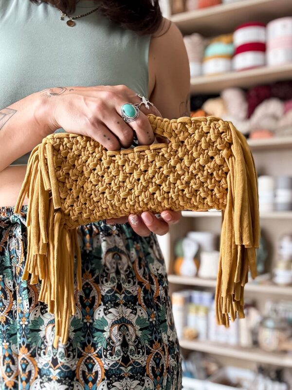 Pochette été en macramé jaune moutarde_05 Prototype Pochette Soléa