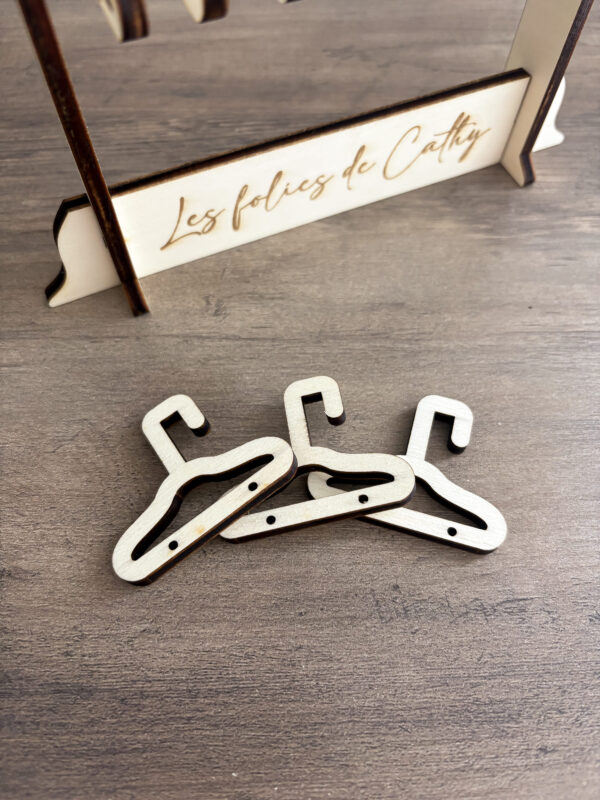 Présentoire à bijoux boucles d'oreilles sur mesure en bois_03 Présentoir bijoux bois pour boucles d'oreilles et colliers