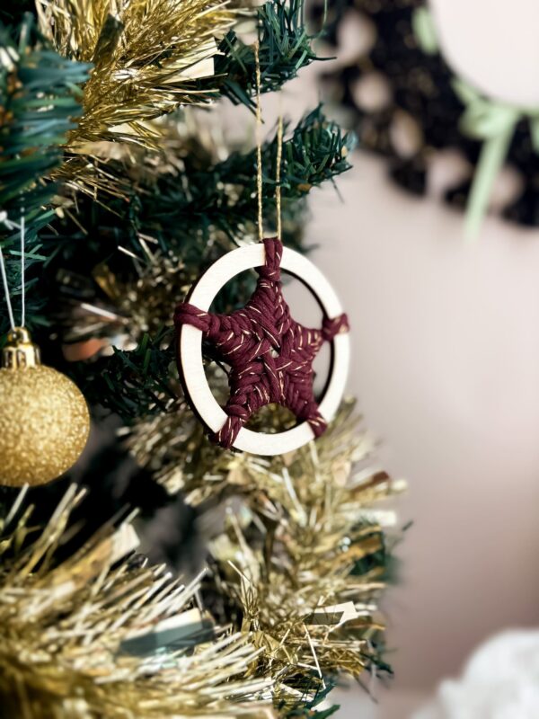 Décoration étoile de sapin_03 Étoile de Noël en macramé