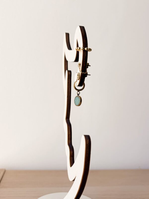 Présentoir à boucles d'oreilles en bois_03 Présentoir à boucles d'oreilles en bois