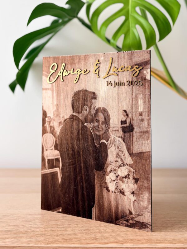 Photo gravée bois cadeau naissance