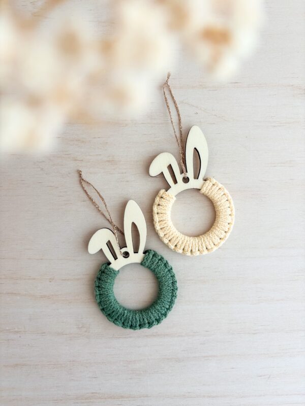 Décoration lapin de Pâques en macramé