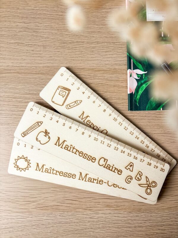 Règle en bois personnalisée