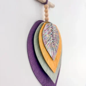 décoration murale macramé plumes violet jaune et vert aloe vera_03 décoration murale macramé plumes