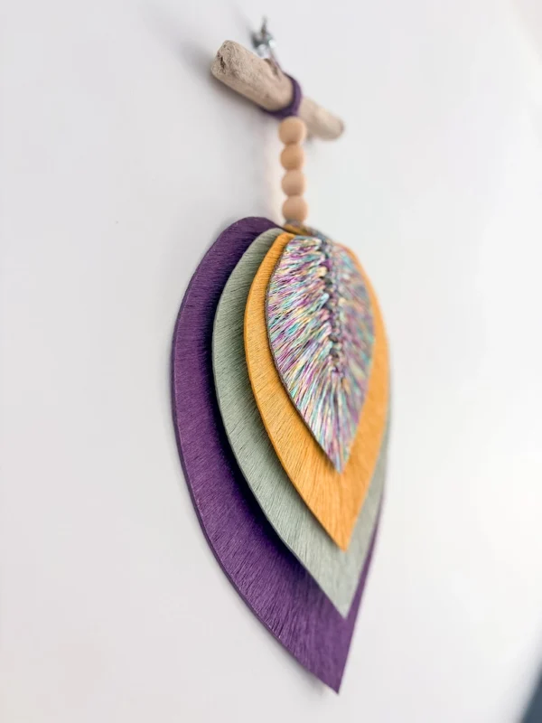 décoration murale macramé plumes violet jaune et vert aloe vera_03 décoration murale macramé plumes