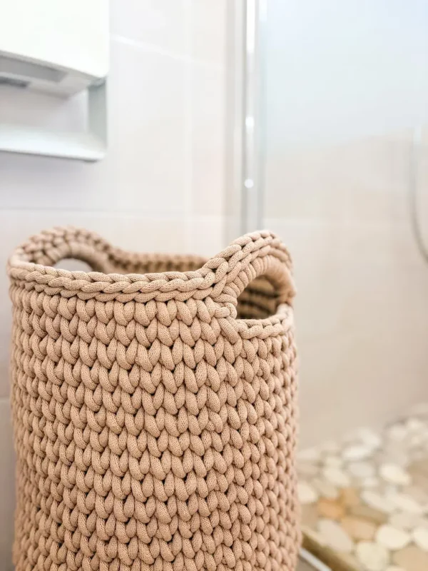 paniere a linge au crochet ronde 02 Panière à linge crochet ronde